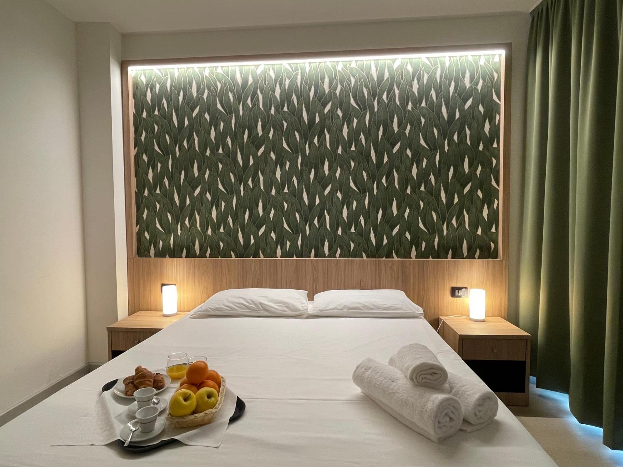 Aquasole Hotell Mercallo Eksteriør bilde