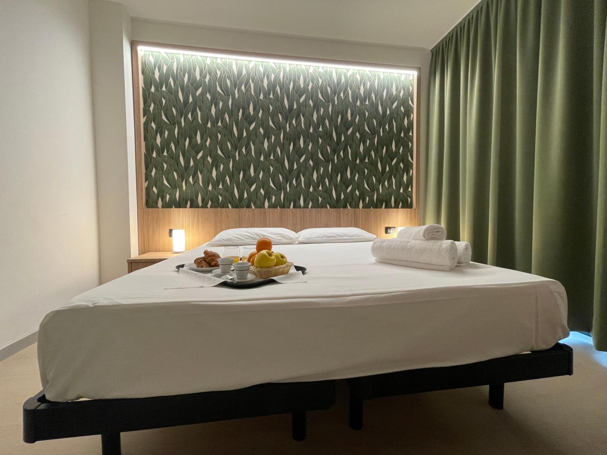 Aquasole Hotell Mercallo Eksteriør bilde
