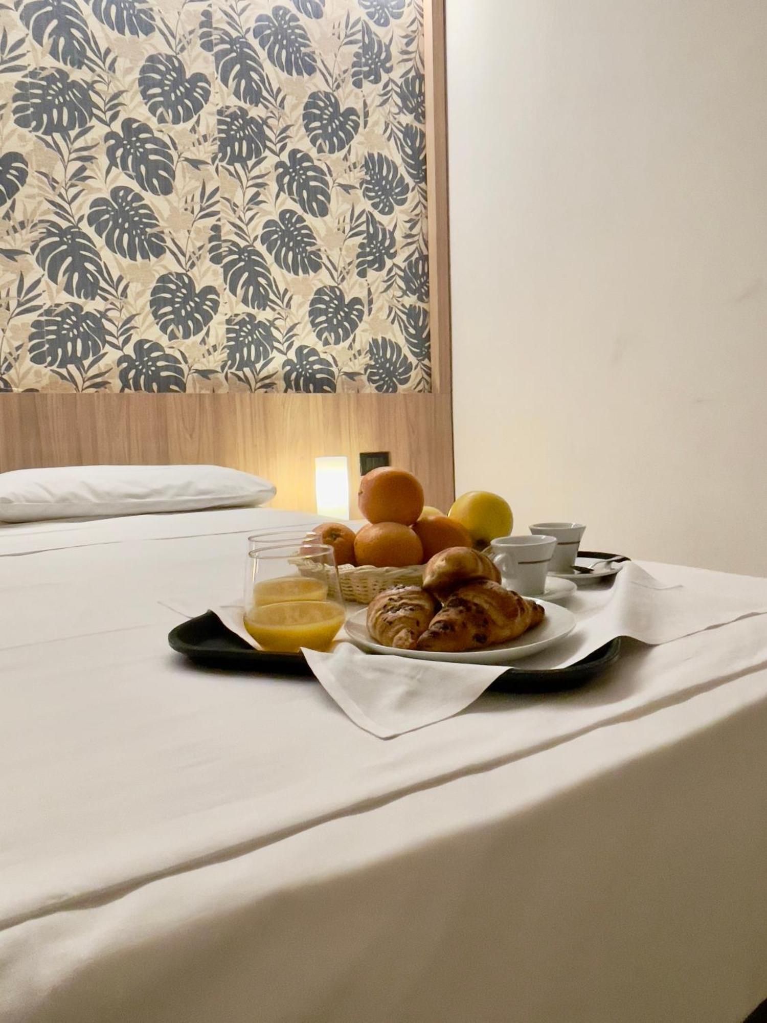 Aquasole Hotell Mercallo Eksteriør bilde