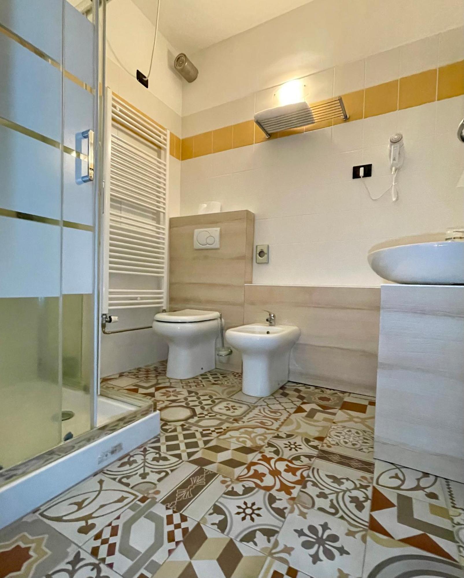Aquasole Hotell Mercallo Eksteriør bilde